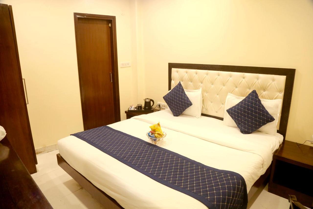 Hotel Guruvas Inn "Vaccinated Staff" New Delhi Exterior foto
