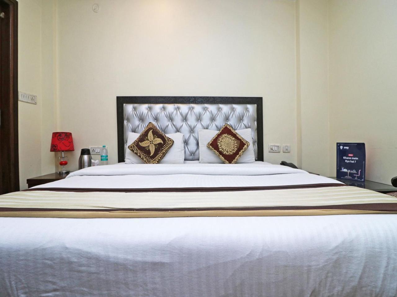 Hotel Guruvas Inn "Vaccinated Staff" New Delhi Exterior foto