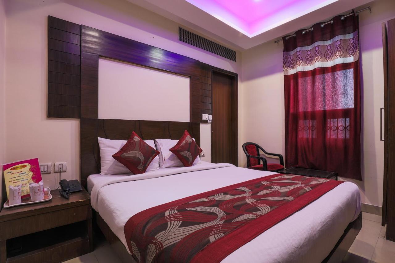 Hotel Guruvas Inn "Vaccinated Staff" New Delhi Exterior foto
