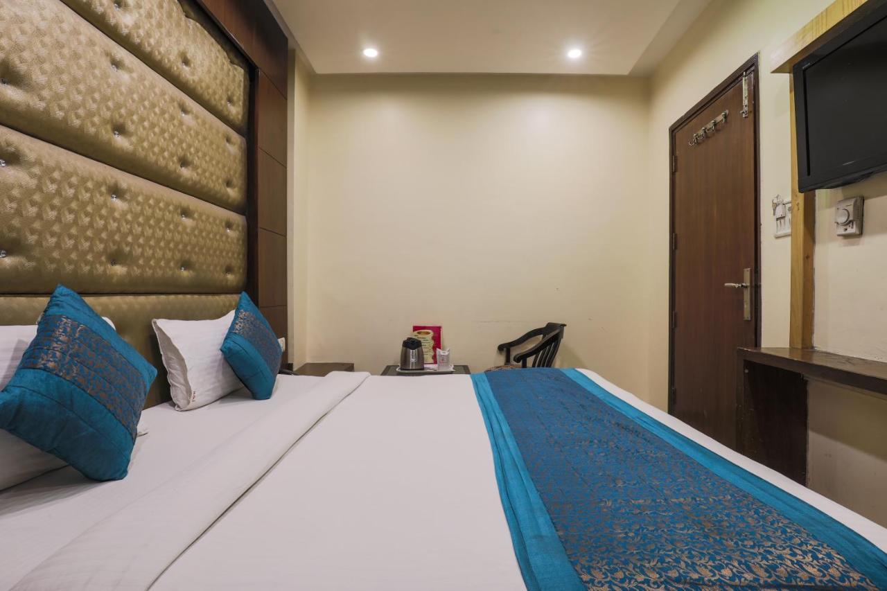 Hotel Guruvas Inn "Vaccinated Staff" New Delhi Exterior foto
