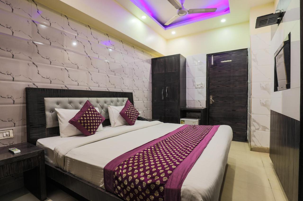 Hotel Guruvas Inn "Vaccinated Staff" New Delhi Exterior foto