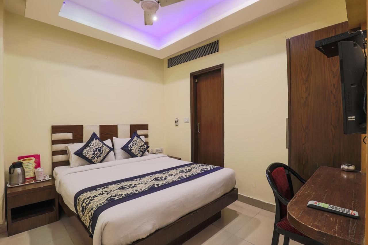 Hotel Guruvas Inn "Vaccinated Staff" New Delhi Exterior foto