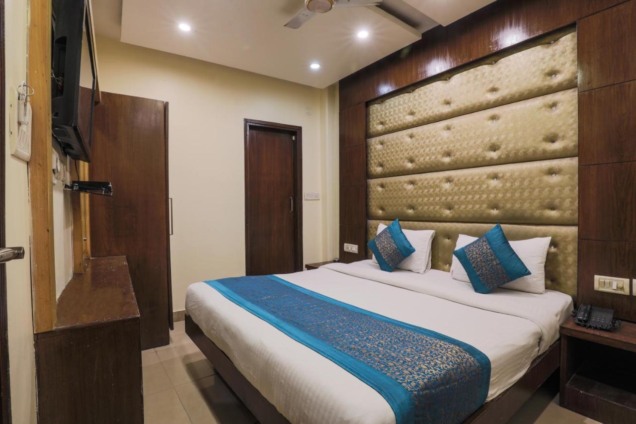 Hotel Guruvas Inn "Vaccinated Staff" New Delhi Exterior foto