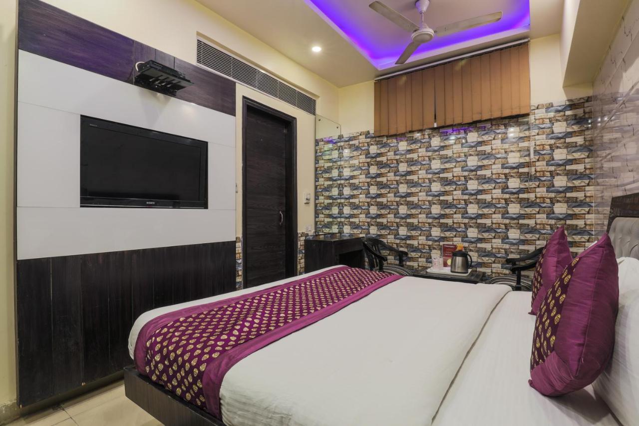 Hotel Guruvas Inn "Vaccinated Staff" New Delhi Exterior foto
