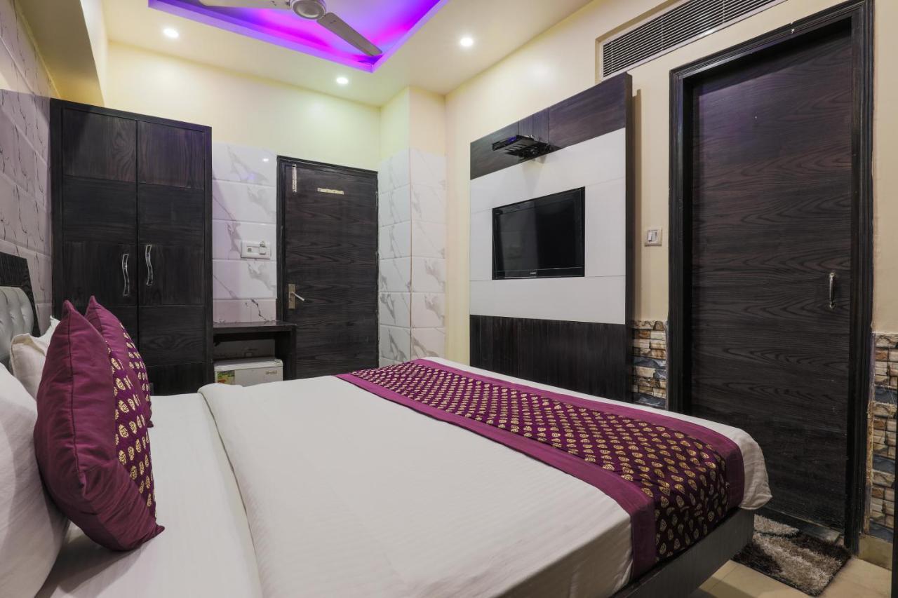 Hotel Guruvas Inn "Vaccinated Staff" New Delhi Exterior foto