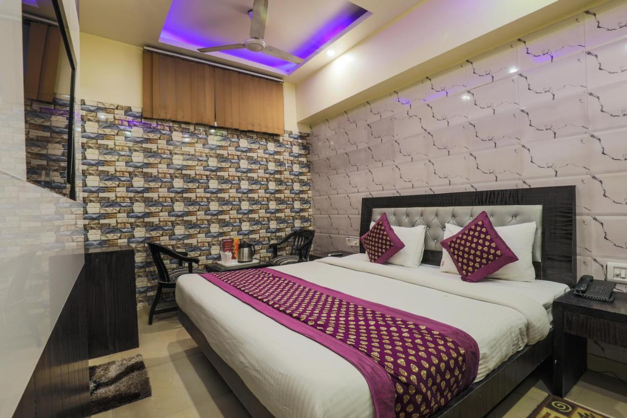Hotel Guruvas Inn "Vaccinated Staff" New Delhi Exterior foto